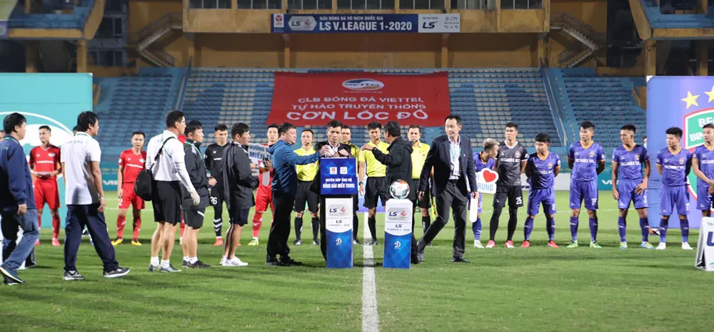 VFF và HLV trưởng Park Hang-seo ủng hộ đồng bào miền Trung ảnh 1