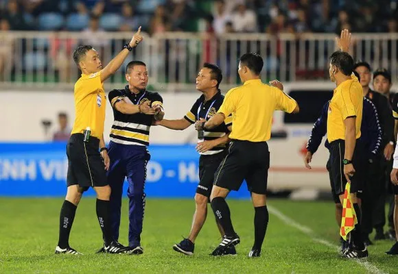 Trọng tài Ngô Duy Lân lỡ hẹn với trận ‘chung kết’ LS V-League 2020 ảnh 1
