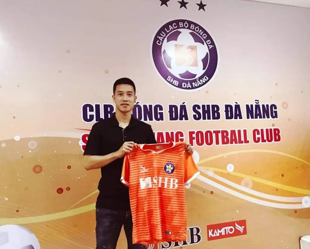 Huy Hùng chính thức gia nhập đội bóng sông Hàn
