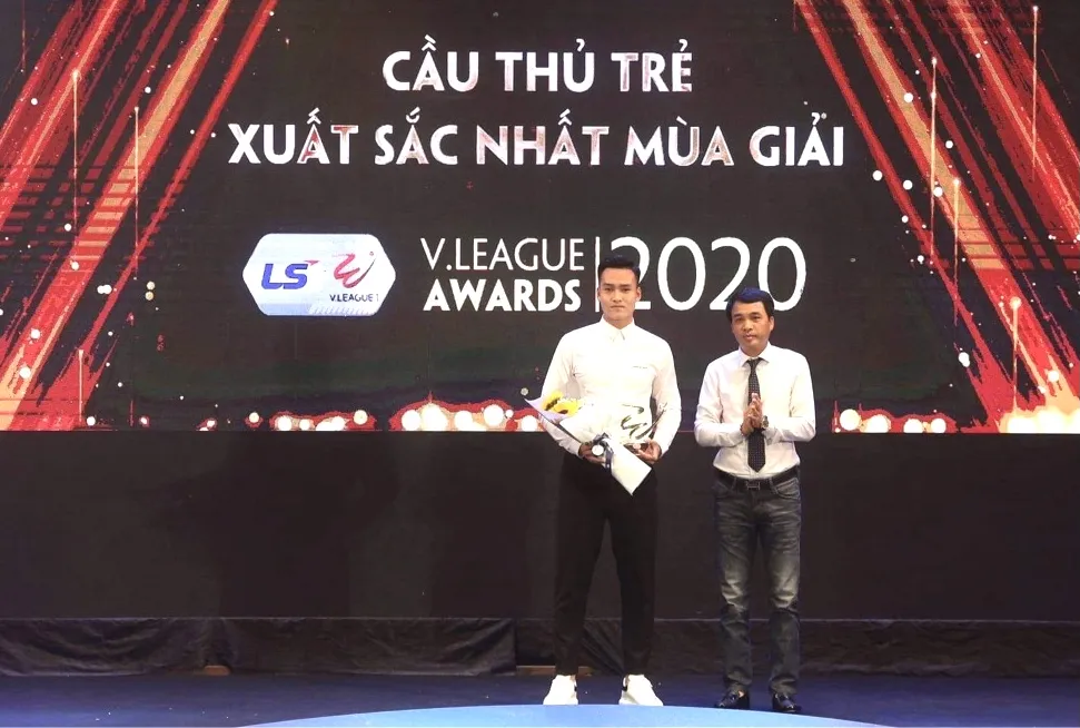 Bùi Hoàng Việt Anh và bước chạy đà hoàn hảo ảnh 1