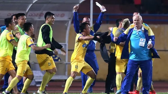 Ông Petrovic trong giai đoạn dẫn dắt Thanh Hóa năm 2017. Ảnh: Quang Minh