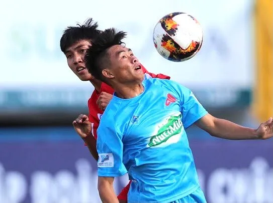 Đại học Cần Thơ (áo xanh) tiếp bước Đại học Nông Lâm vào Bán kết.