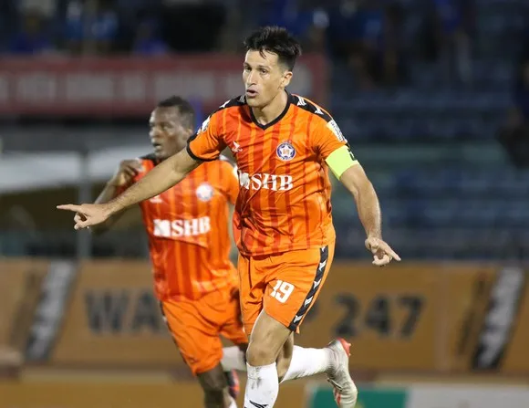 Ngoại binh ở CLB Sài Gòn: Cậy nhờ kinh nghiệm thay sức trẻ? ảnh 1