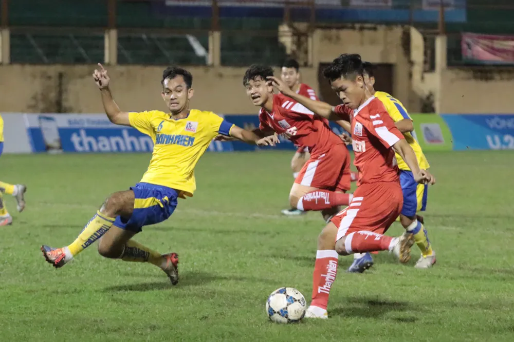 Viettel tỏ ra lấn lướt trước Đồng Tháp. Ảnh: Hữu Thành