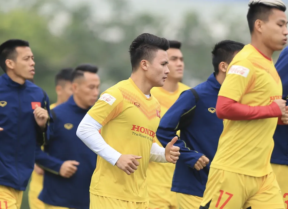 Quang Hải trên sân tập ngày 20-12. Ảnh: MINH HOÀNG 