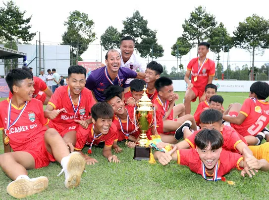 B.Bình Dương vô địch giải bóng đá quốc tế U13 Việt Nam – Nhật Bản ảnh 1