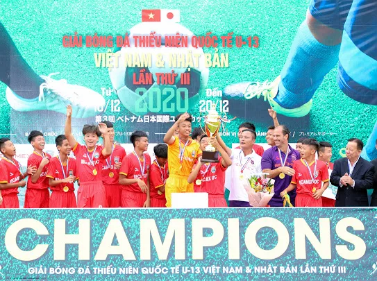 Đội chủ nhà bảo vệ thành công ngôi vô địch. Ảnh: DŨNG PHƯƠNG 