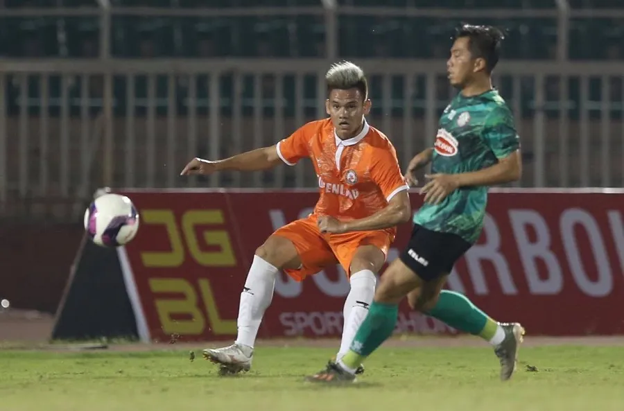 Hồ Tấn Tài có trận ra mắt trong thành phần CLB Bình Định. Ảnh: DŨNG PHƯƠNG