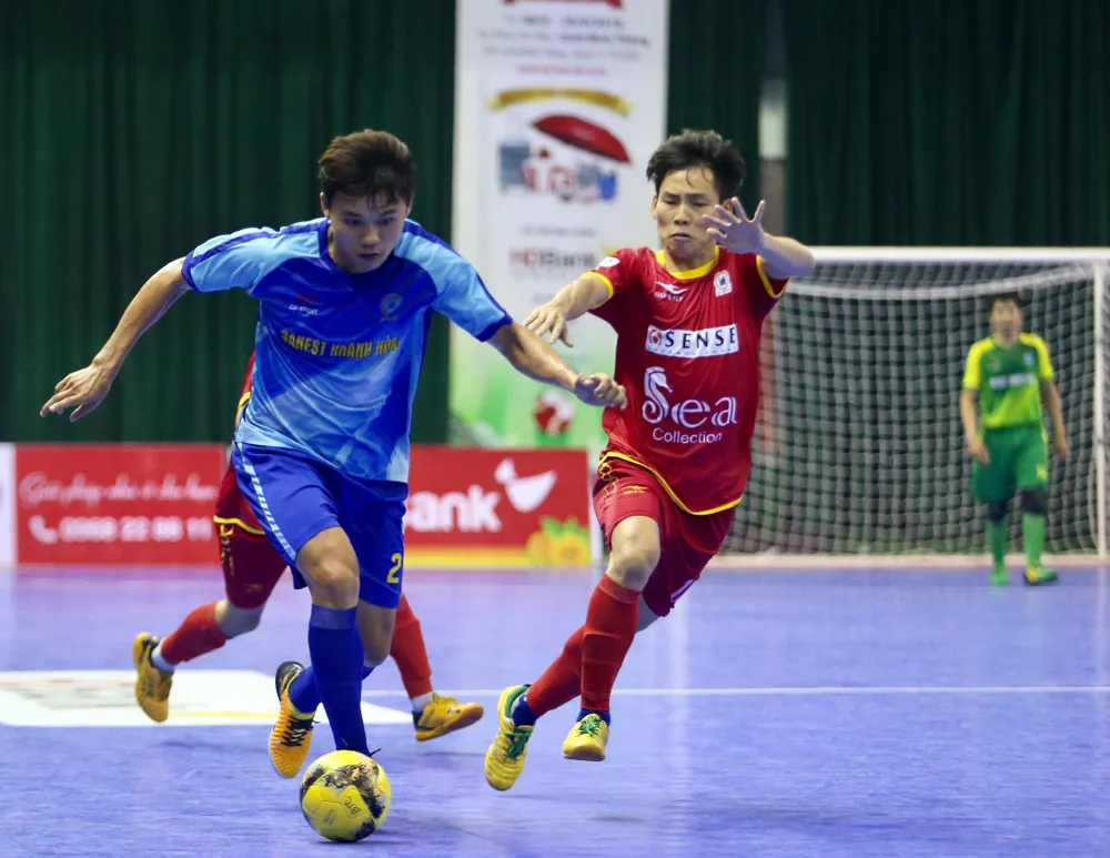 Khổng Đình Hùng chia tay đội bóng phố Biển 