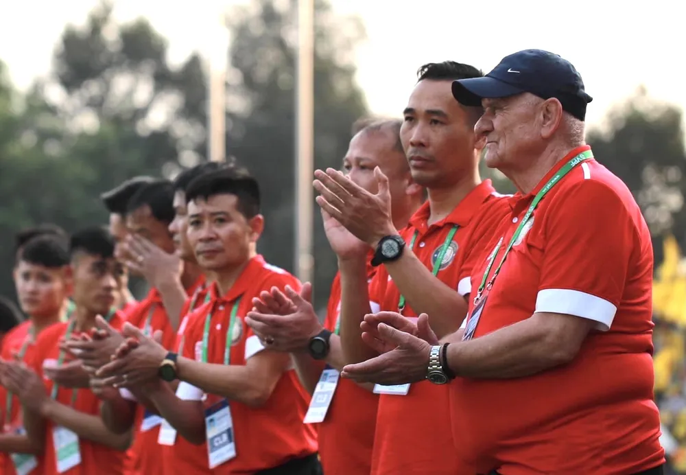 Thầy ngoại ra quân V-League thất bại: ‘Thuốc Tây’ chưa ngấm! ảnh 2