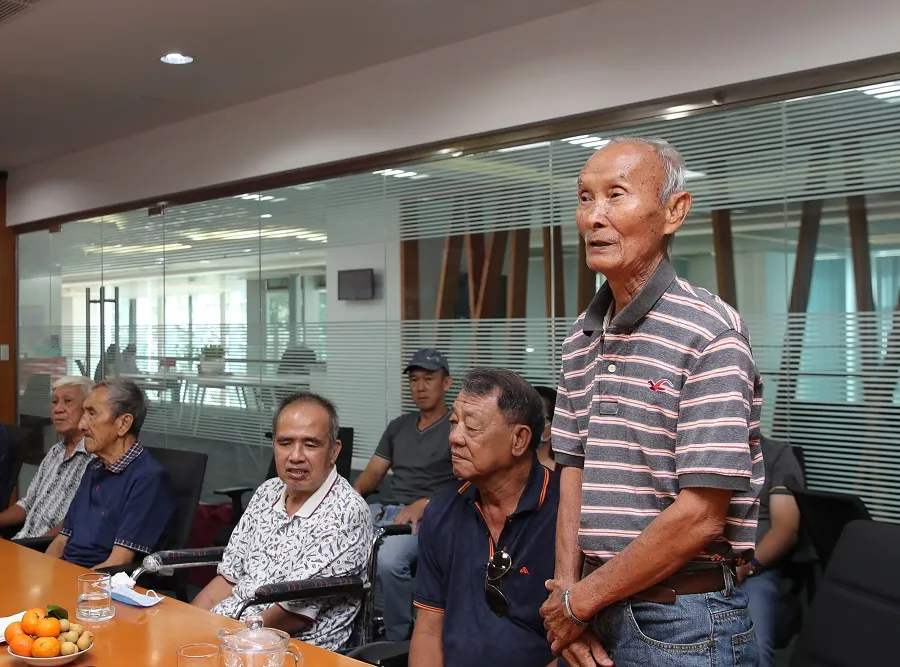 Quả bóng Vàng Việt Nam chia sẻ hơi ấm ngày Tết đến các cựu tuyển thủ ảnh 1