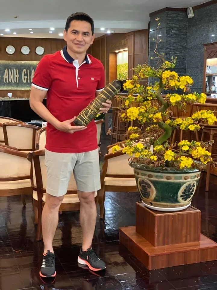 Các thầy ngoại kéo nhau đi nghỉ mát ảnh 1