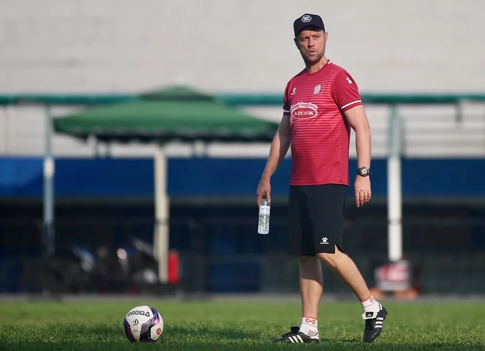 HLV Polking chọn phương án đá 3 ngoại binh