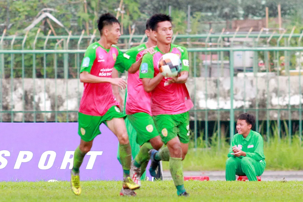 Chuyện sân Cao Lãnh: Rất cần sự đồng cảm từ các bên ảnh 2