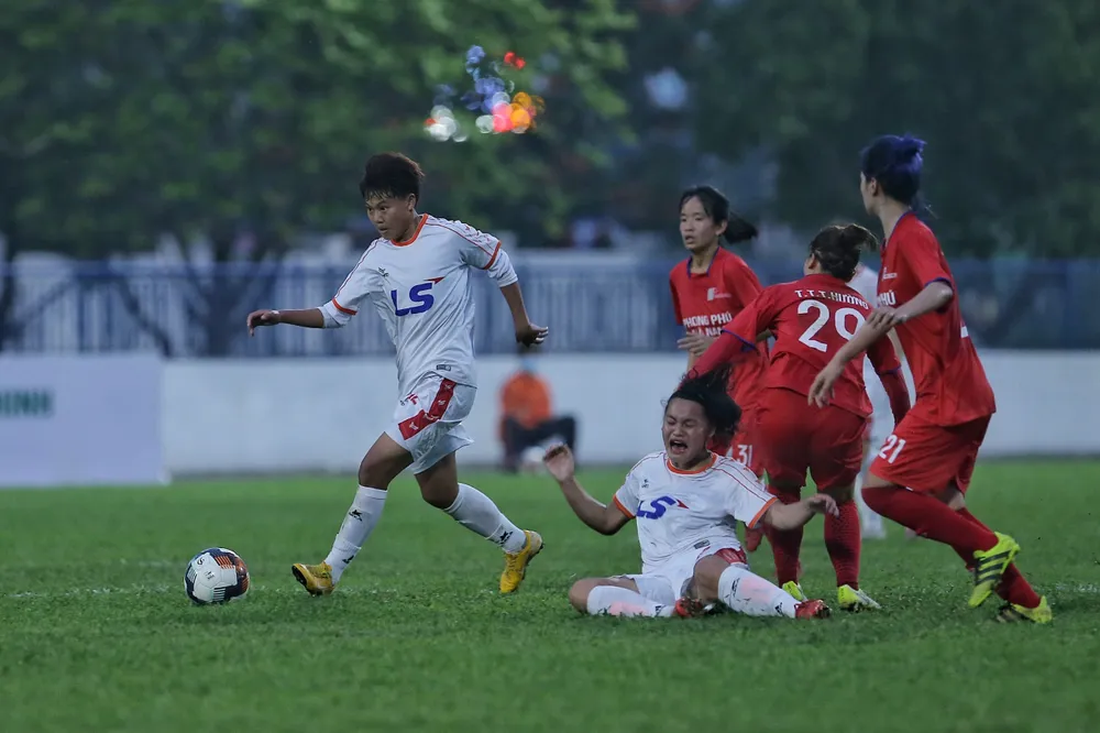 Đội U19 nữ TPHCM giành 1 điểm vào phút cuối ảnh 3