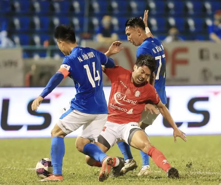 Kinh nghiệm của những trụ cột Xuân Tú, Hải Huy (ảnh) liệu sẽ giúp Than QN tiền tục "bay" trên BXH? Ảnh: Đ.C