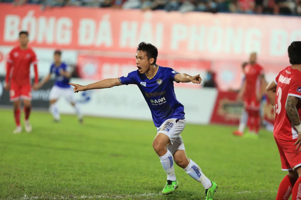 Hùng Dũng cùng các đồng đội sẽ giành tiếp 3 điểm ở vòng 4? Ảnh: Đ. C