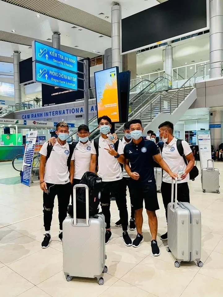 Giải hạng Nhất 2021: bóng chưa lăn đã rộn ràng ảnh 2