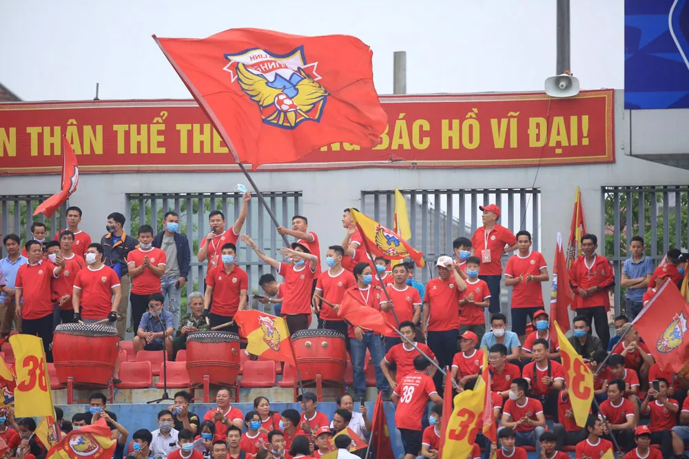 ‘Hỏa diệm sơn’ của bóng đá miền Trung ảnh 3