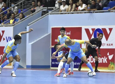 Nhà vô địch Thái Sơn Nam thua sốc ngày khai mạc ảnh 2