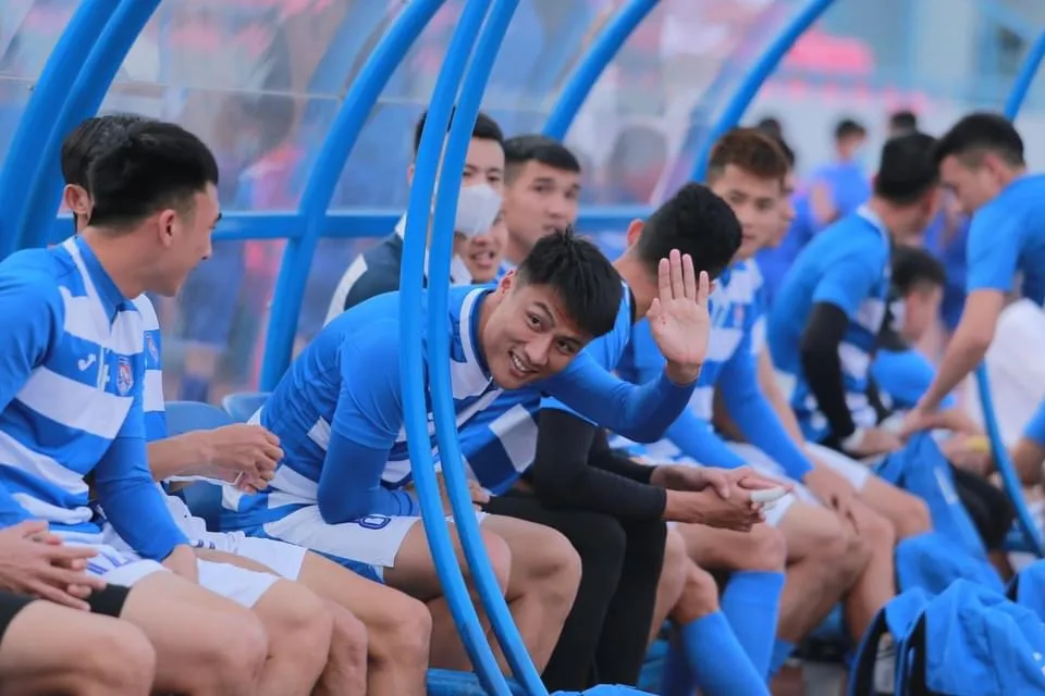 Cầu thủ Than Quảng Ninh lại bức xúc, đồng loạt đòi nợ ảnh 1