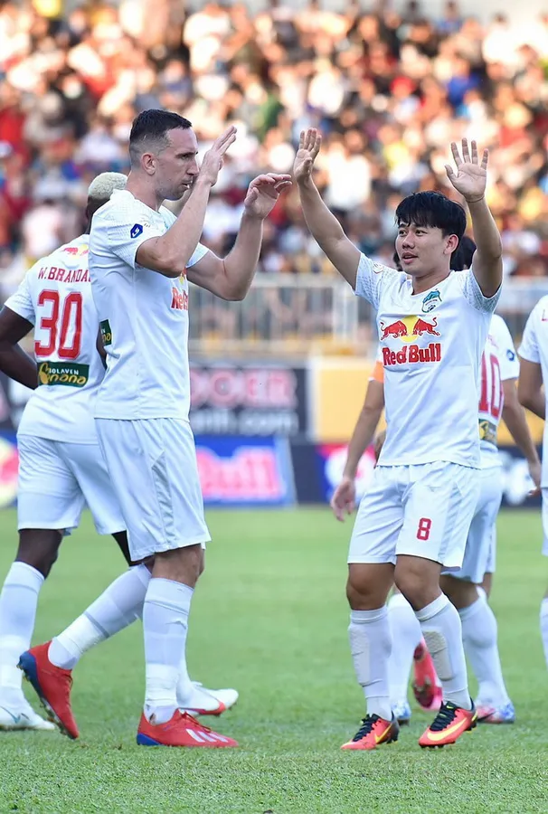 HAGL đánh bại Nam Định trong trận cầu khó tin ảnh 1