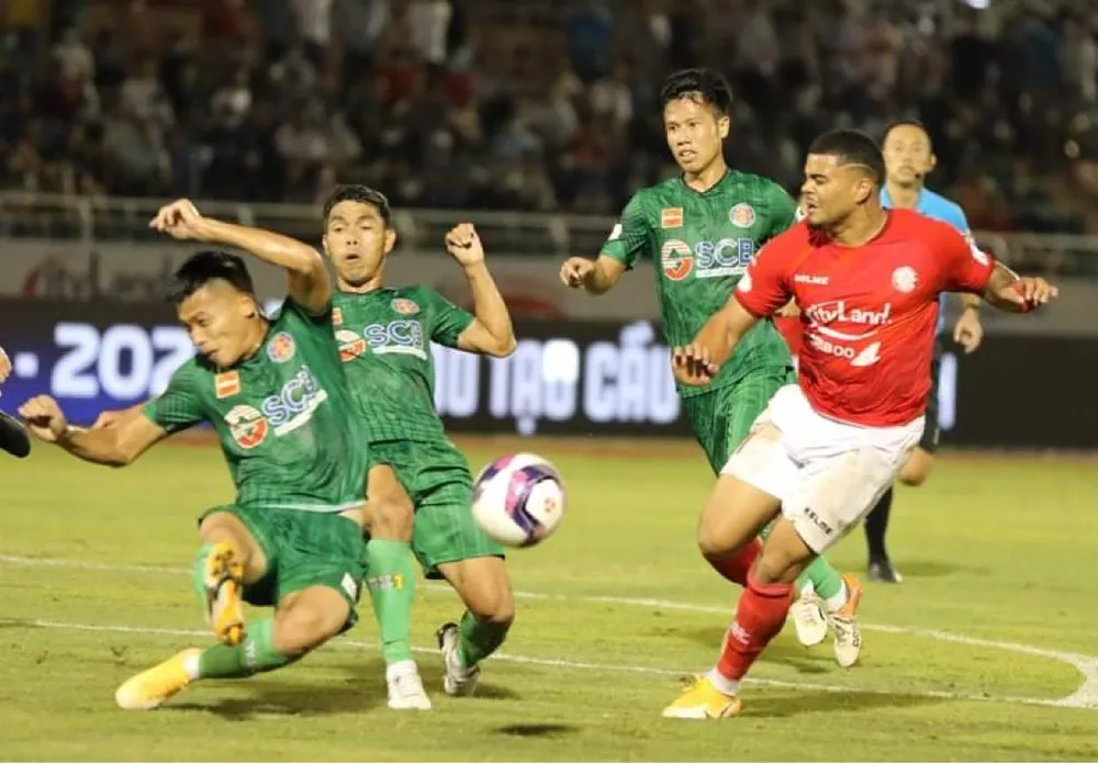 Cả hai đại diện của TPHCM đều gây thất vọng ở mùa bóng năm nay