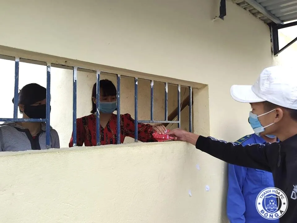 BTC sân Thanh Hoá tiến hành hoàn tiền lại cho khán giả đã mua vé trận Thanh Hóa - HAGL từ sáng 28-4