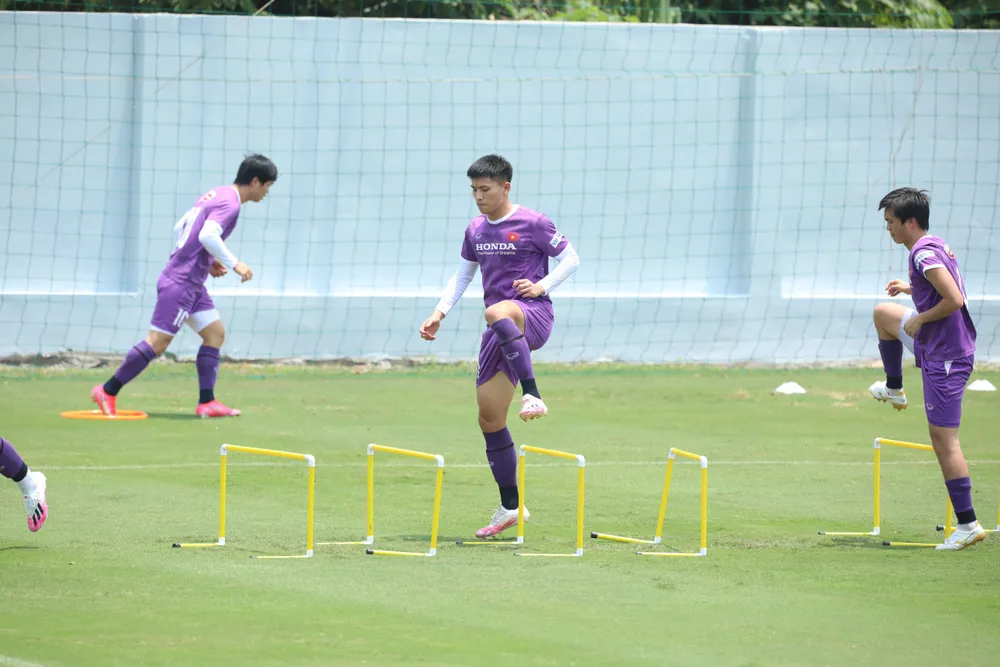 Vì sao ông Park cho ĐT Việt Nam rèn quân dưới trời nắng gắt? ảnh 1