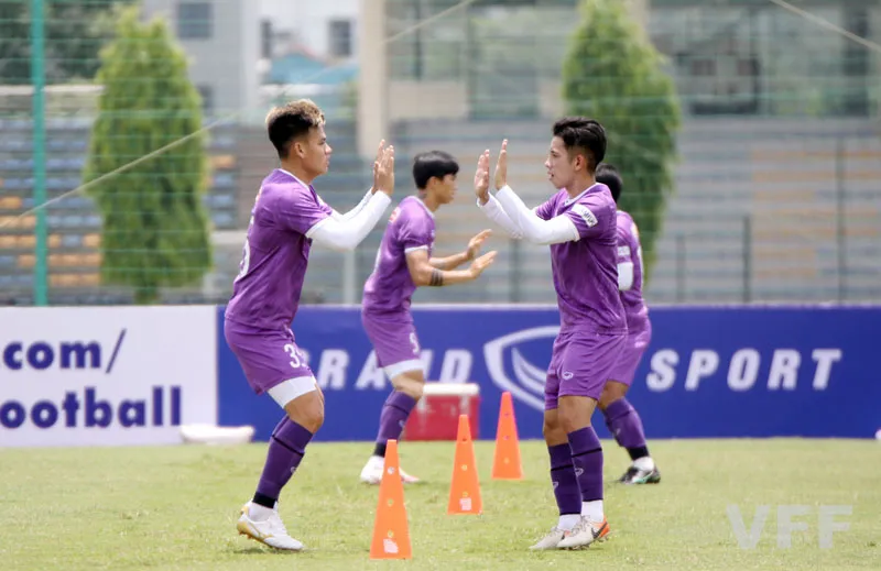 Văn Hậu trở lại, thầy Park giảm nhẹ nỗi lo ảnh 1