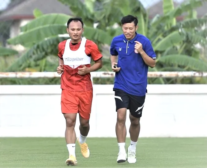 Ông Jurgen Gede là HLV trưởng Viettel tại AFC Champions League 2021 ảnh 4