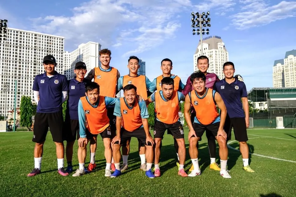 CLB Hà Nội chưa đủ quân ở thời điểm hiện tại do nhiều cầu thủ cách ly cùng đội tuyển quốc gia. Ảnh: HNFC