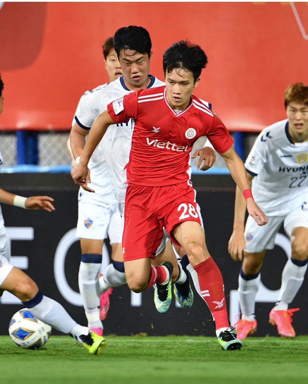 Quế Ngọc Hải và Trọng Hoàng trở lại, Viettel hy vọng giành chiến thắng đầu tiên ảnh 1