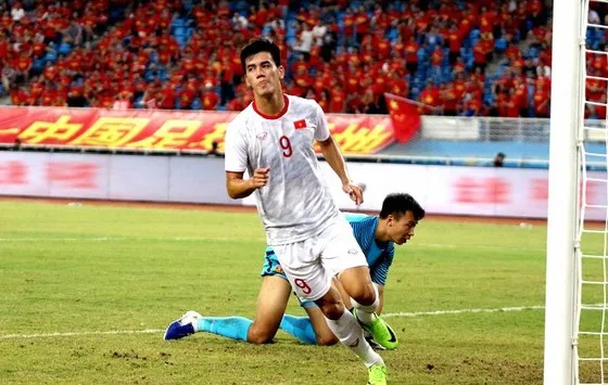Tiến Linh lập cú đúp trong chiến thắng 2-0 của U23 Việt Nam trước Trung Quốc ngay tại Vũ Hán năm 2019. Ảnh: Đoàn Nhật