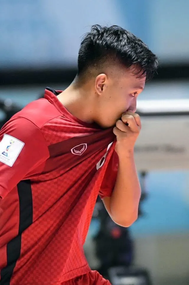 Quả bóng vàng Minh Trí và Huỳnh Như đặt niềm tin vào Italia và Anh ảnh 1