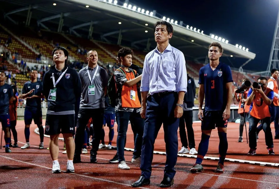 Bóng đá Thái Lan tiếp tục chia tay thầy ngoại ảnh 1