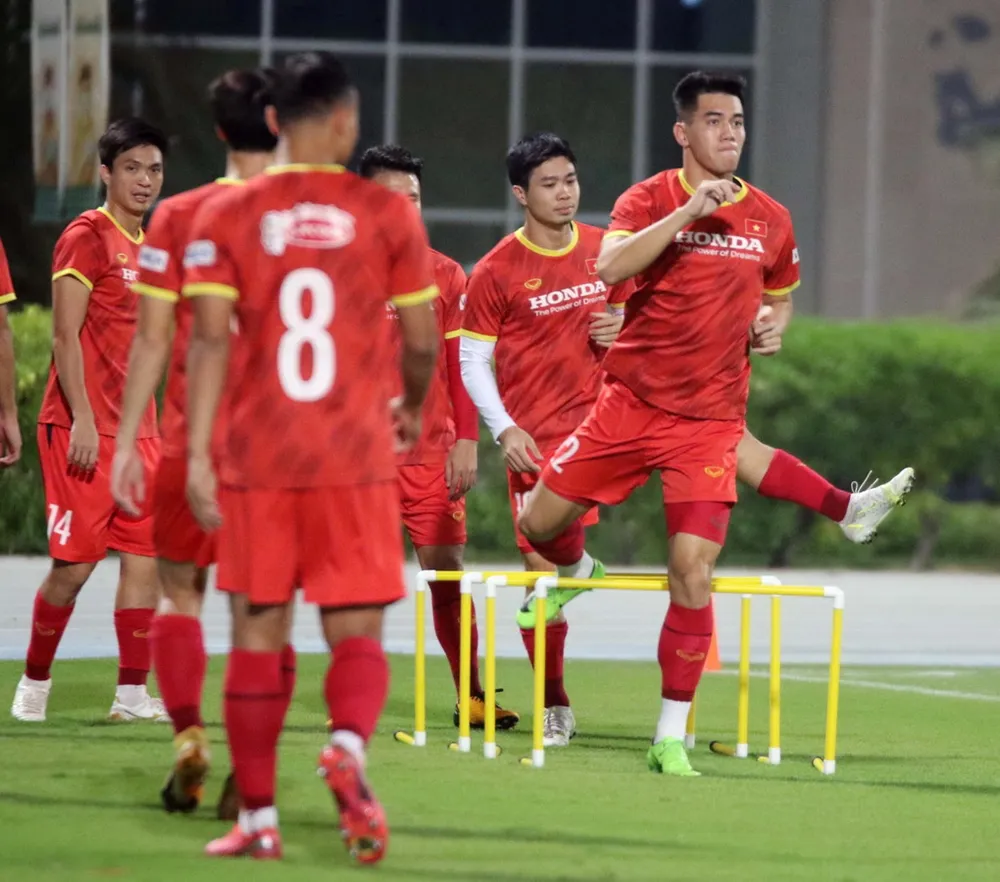 Tiến Linh kịp có mặt cùng đồng đội ở ngày đầu hội quân