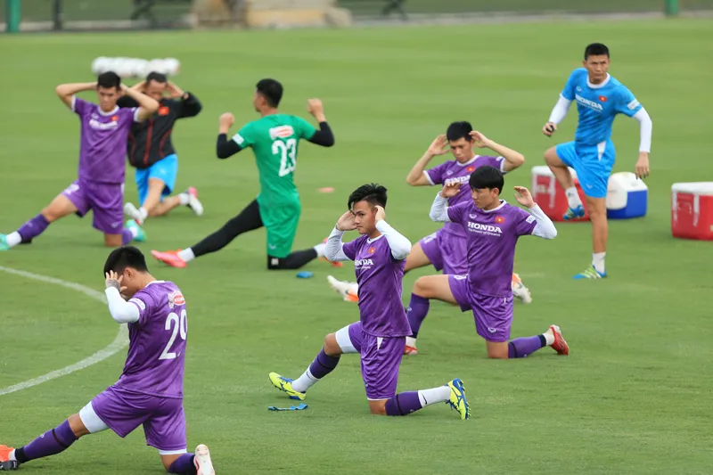 Văn Toàn và Tuấn Anh tập riêng ở buổi đầu ra sân cùng đội tuyển Việt Nam ảnh 2