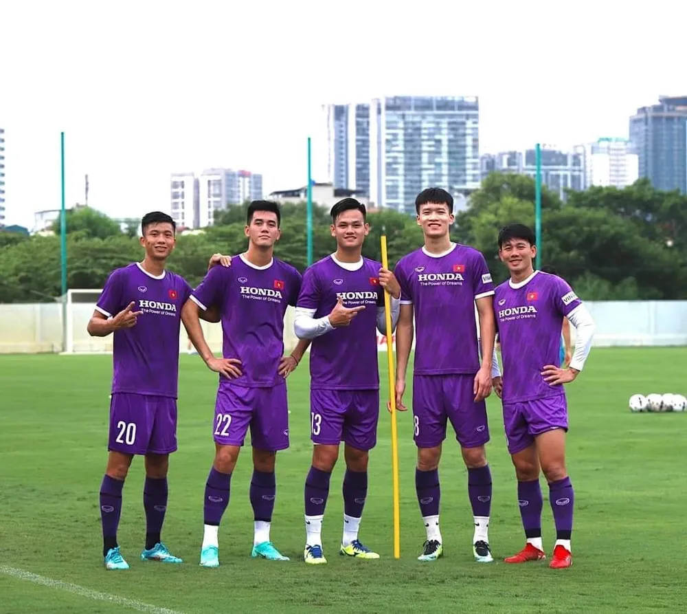 Thêm nhiều đội tiến hành tiêm vaccine ngừa Covid-19 ảnh 1