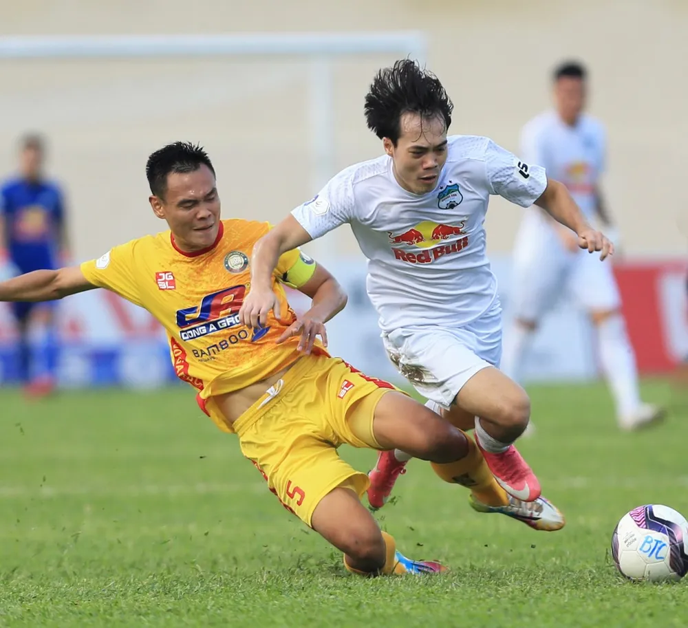HA.GL đang dẫn đầu LS V-League 2021 sau 12 vòng đấu