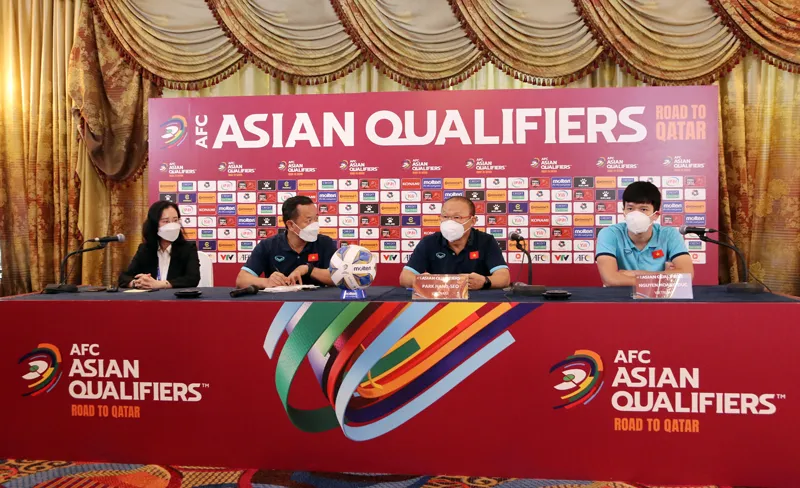 HLV Park Hang-seo thận trọng khi đánh giá về Australia