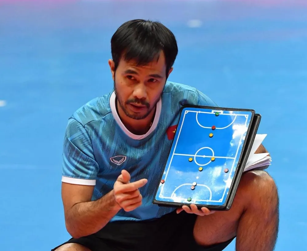 HLV Phạm Minh Giang sẽ ở lại Lithuania để điều trị Covid-19