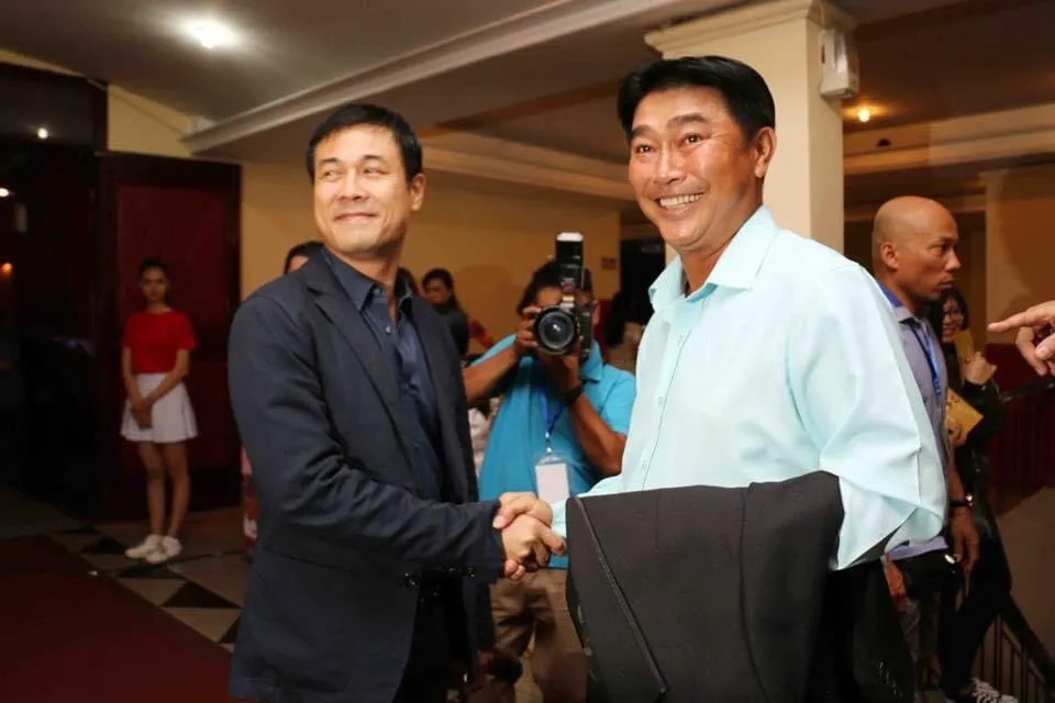 HLV Trần Minh Chiến đến gần với ghế HLV CLB TPHCM. Ảnh: DŨNG PHƯƠNG