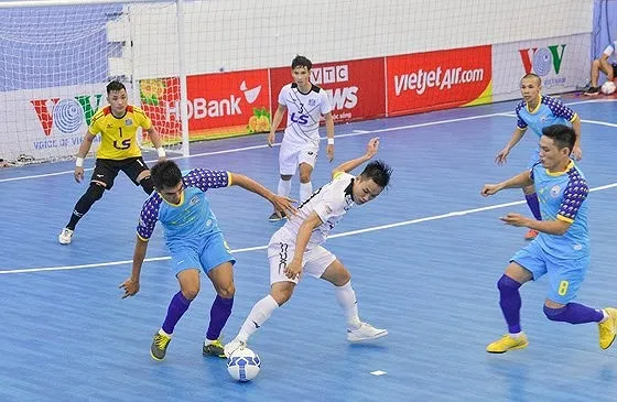 Thái Sơn Nam và Sahako đang tranh chấp quyết liệt ngôi đầu