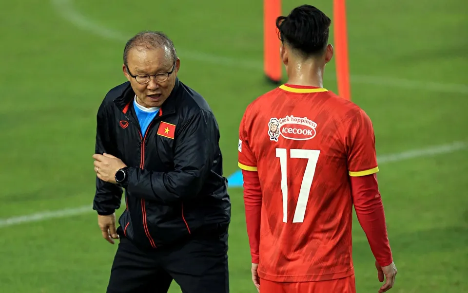 HLV Park Hang-seo trở lại sân tập cùng các học trò ảnh 7