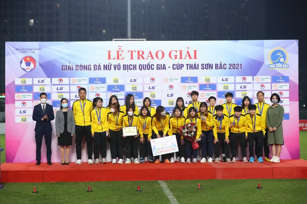 TPHCM thắng lớn ở giải bóng đá nữ VĐQG 2021 ảnh 10