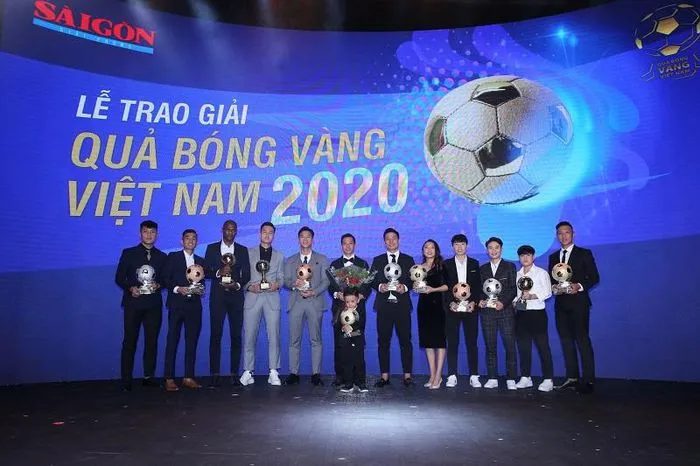 Có 39 cầu thủ ở danh sách đề cử Quả bóng vàng Việt Nam 2021 ảnh 1