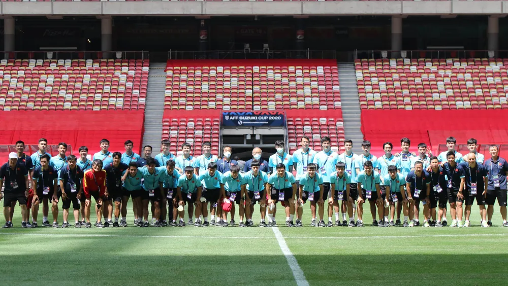 Đội tuyển Việt Nam tham quan sân Quốc gia Singapore ảnh 6
