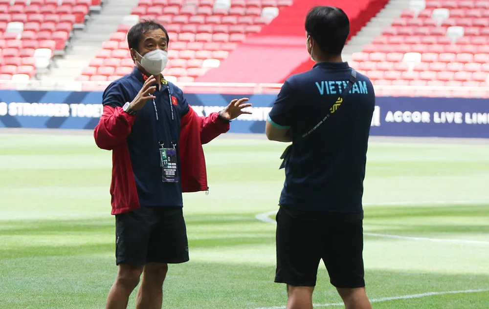 Đội tuyển Việt Nam tham quan sân Quốc gia Singapore ảnh 4