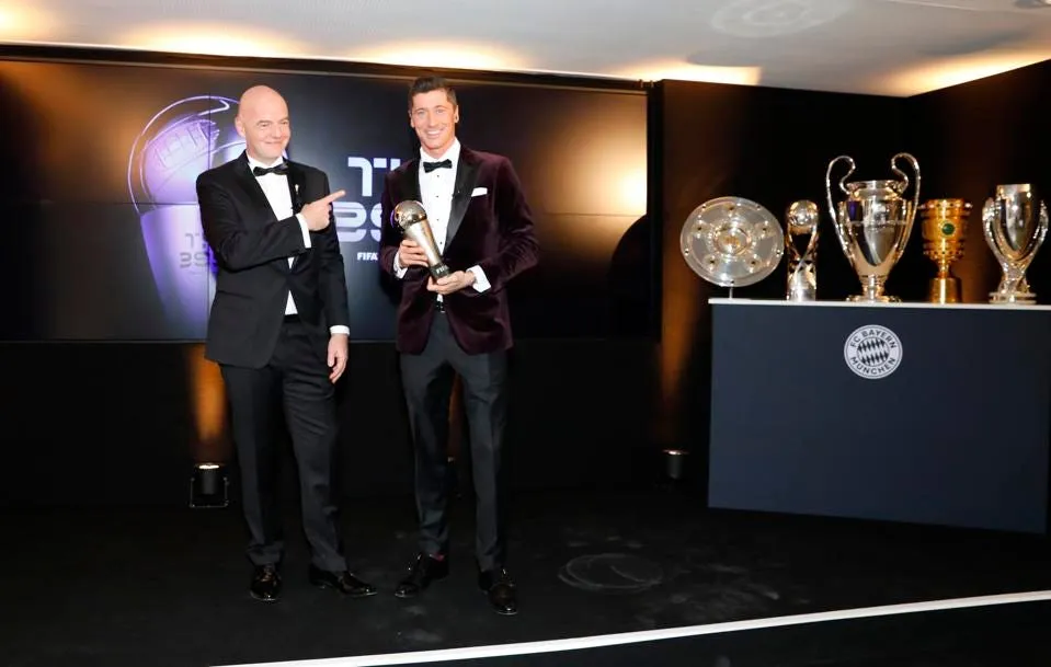 Lewandowski giành chiến thắng tại giải The Best. Ảnh: Getty